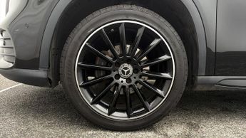 Mercedes-Benz GLA GLA 180 AMG LINE EDITION