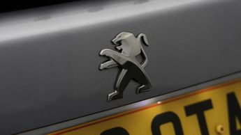 Peugeot E-2008 ACTIVE PREMIUM PLUS
