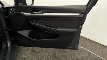 Volkswagen Golf LIFE ETSI DSG