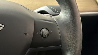Tesla Model Y BASE