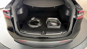 Tesla Model Y BASE