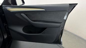 Tesla Model Y BASE