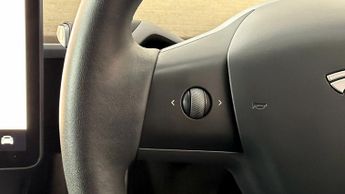 Tesla Model Y BASE