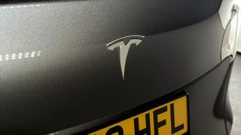 Tesla Model Y BASE