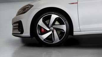 Volkswagen Golf GTI PERFORMANCE TSI DSG
