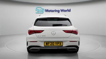 Mercedes-Benz CLA CLA 200 AMG LINE