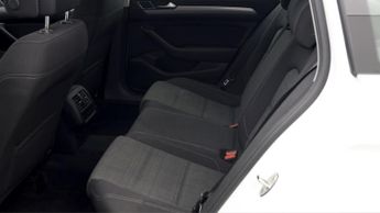 Volkswagen Passat SE NAV TDI DSG