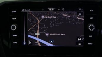 Volkswagen Passat SE NAV TDI DSG