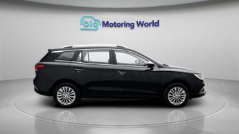MG MG5 EXCLUSIVE