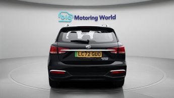 MG MG5 EXCLUSIVE