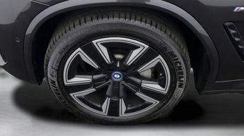 BMW iX3 M SPORT