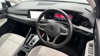 Volkswagen Golf STYLE TSI DSG
