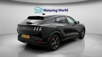 Ford Mustang Mach-E BASE