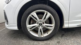 Audi Q3 TFSI E S LINE