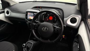 Toyota AYGO VVT-I X-PLAY X-SHIFT