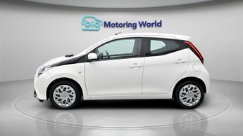Toyota AYGO VVT-I X-PLAY X-SHIFT