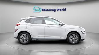 Hyundai KONA PREMIUM