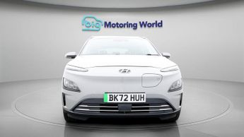 Hyundai KONA PREMIUM