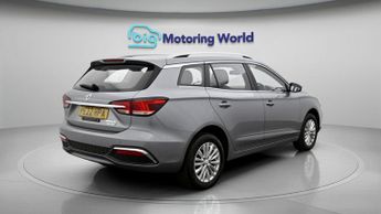 MG MG5 EXCLUSIVE