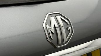 MG MG5 EXCLUSIVE