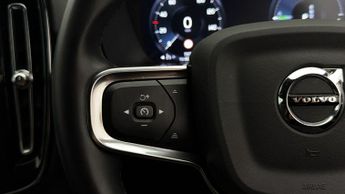 Volvo XC40 RECHARGE T5 R-DESIGN PRO