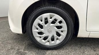 Toyota AYGO VVT-I X-PLAY X-SHIFT TSS