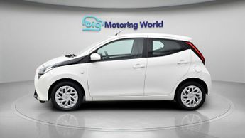 Toyota AYGO VVT-I X-PLAY X-SHIFT TSS