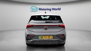 CUPRA Born V1