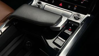 Audi e-tron QUATTRO SPORT