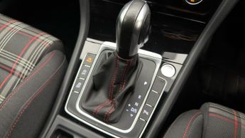 Volkswagen Golf GTI PERFORMANCE TSI DSG