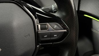 Peugeot E-2008 GT PREMIUM