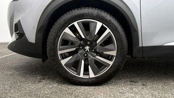 Peugeot E-2008 GT PREMIUM