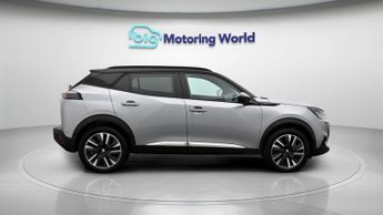 Peugeot E-2008 GT PREMIUM