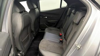 Peugeot E-2008 GT PREMIUM