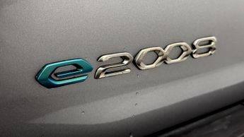 Peugeot E-2008 GT PREMIUM