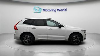 Volvo XC60 RECHARGE T6 R-DESIGN AWD