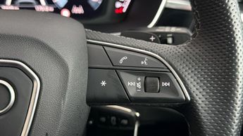 Audi Q3 TFSI E S LINE BLACK EDITION
