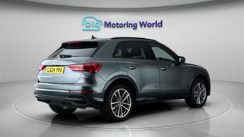 Audi Q3 TFSI E S LINE BLACK EDITION