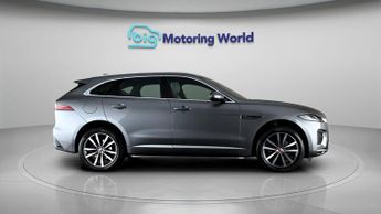 Jaguar F-PACE R-DYNAMIC SE