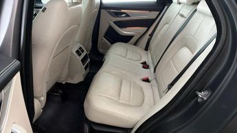 Jaguar F-PACE R-DYNAMIC SE