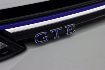 Volkswagen Golf GTE DSG