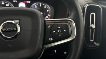 Volvo XC40 T3 MOMENTUM