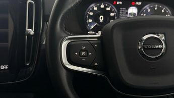 Volvo XC40 T3 MOMENTUM