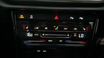 Volkswagen T-Roc R-LINE TSI DSG