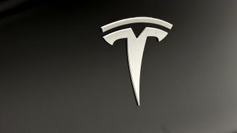 Tesla Model Y BASE