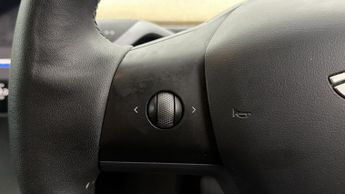 Tesla Model Y BASE