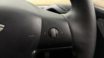 Tesla Model Y BASE