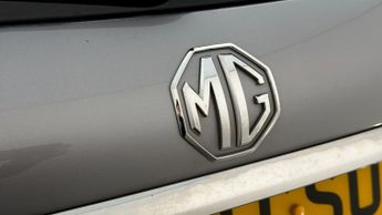 MG MG5 EXCLUSIVE