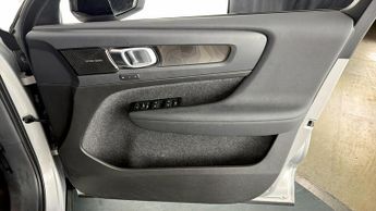 Volvo C40 RECHARGE PRO TWIN AWD