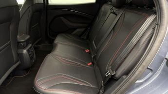 Ford Mustang Mach-E BASE